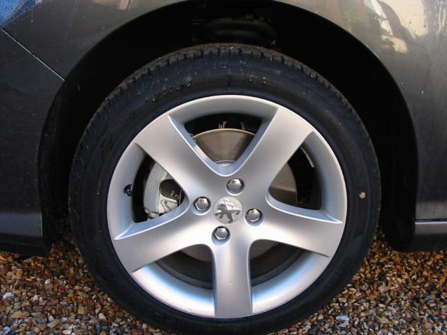 http://www.forum-peugeot.com/Forum/mesimages/21468/peugeot 308 017.jpg